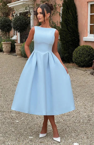 שמלת מידי קלאסית בגזרת A גב פתוח - אלאיה