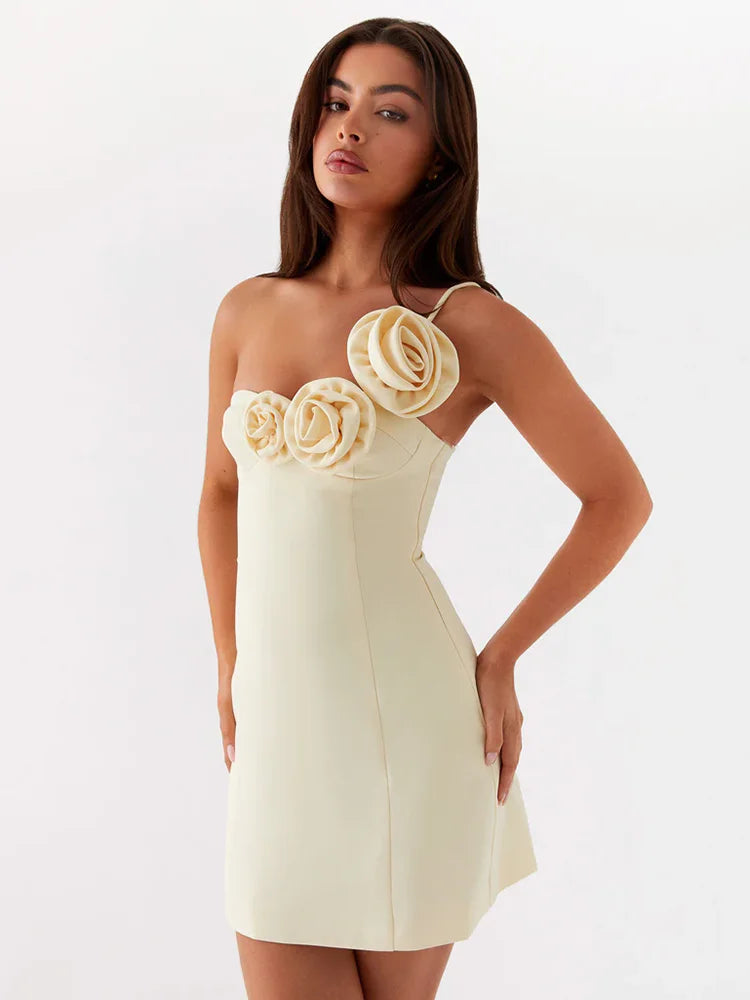 שמלת מיני בעיטור אפליקציות פרחים כתפיה אחת - Annika