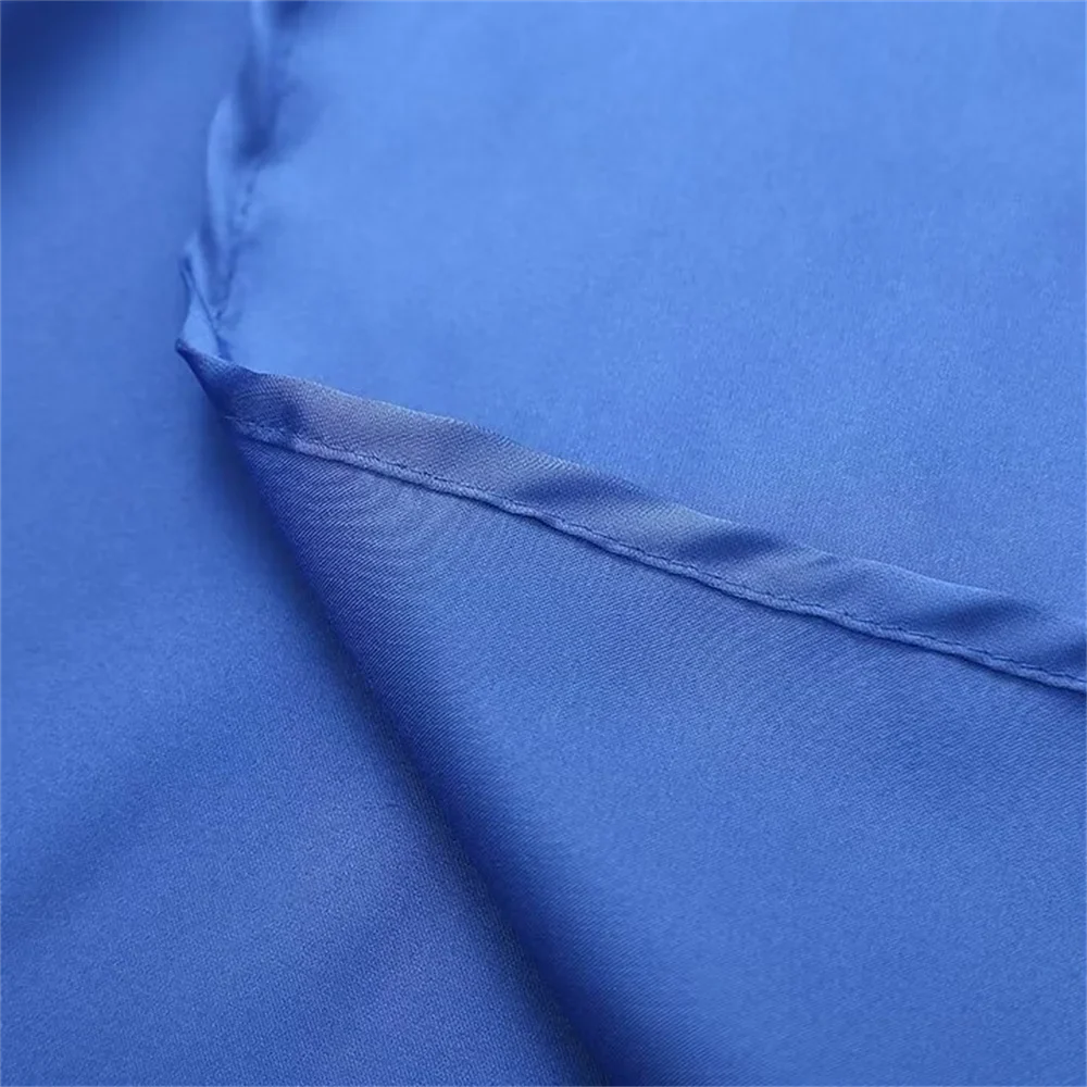 שמלת מידי סאטן בעיצוב כיווצים ומחשוף עמוק - ברי