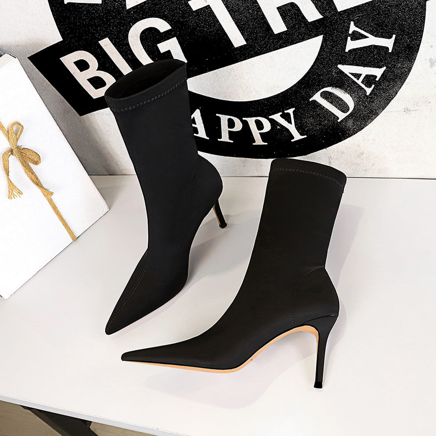 מגפי עקב שפיץ משי - קלואה