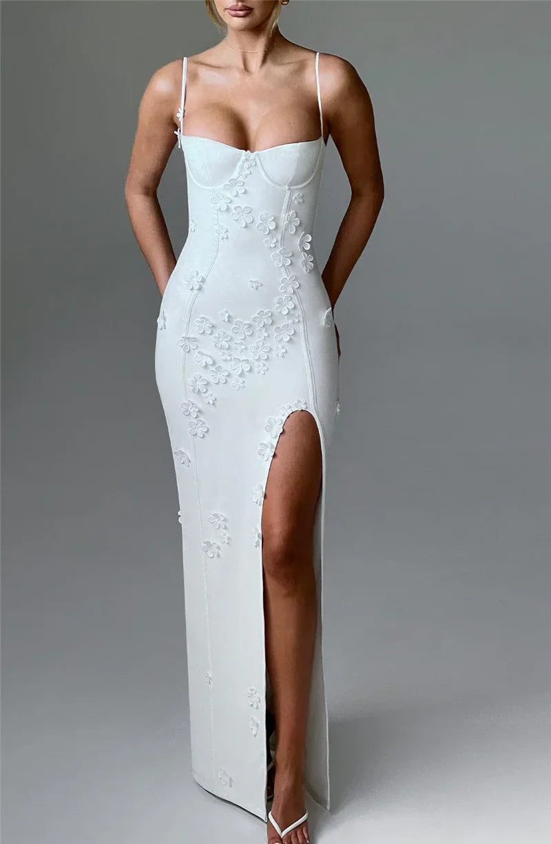 שמלת מקסי בעיצוב שסע בעיטור אפליקציות פרחים - קלריסה