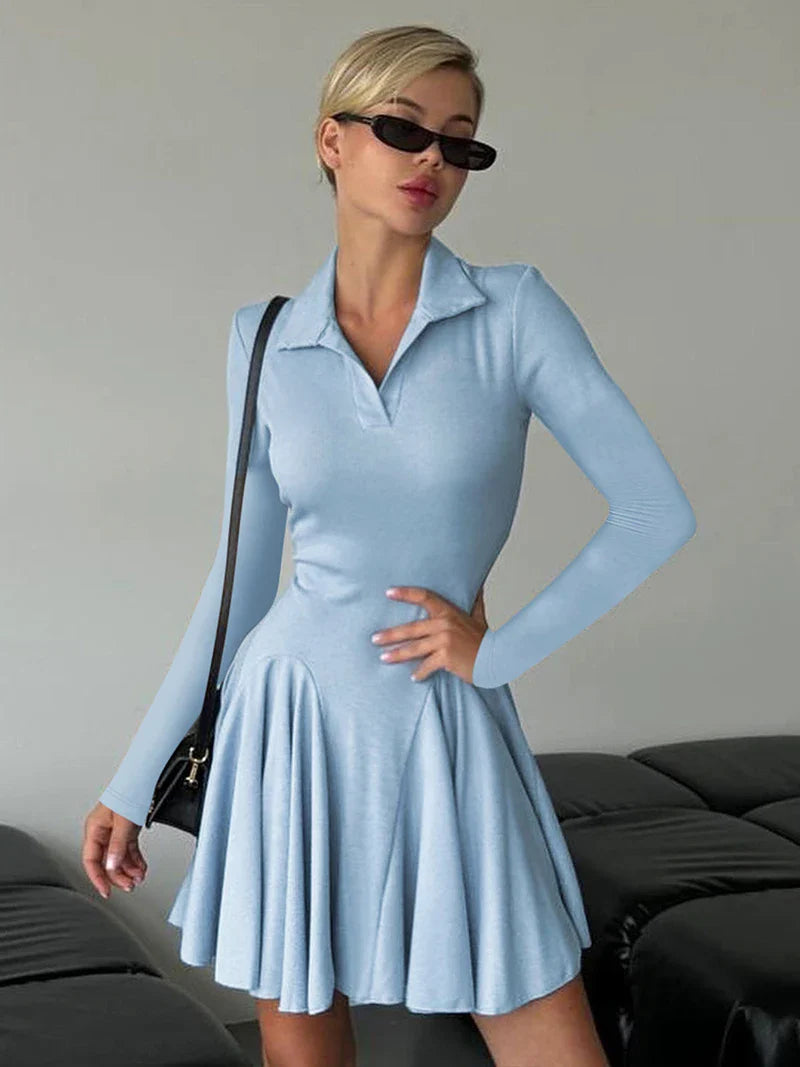 שמלת מיני סרוגה בגזרת A צווארון פולו - רג'ינה