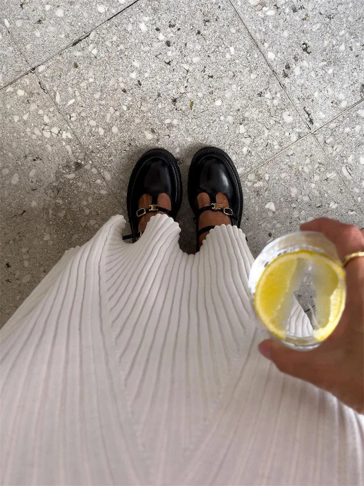 שמלת מקסי סרוגה בעיצוב אלגנטי בעיטור כפתורים - Ivanna