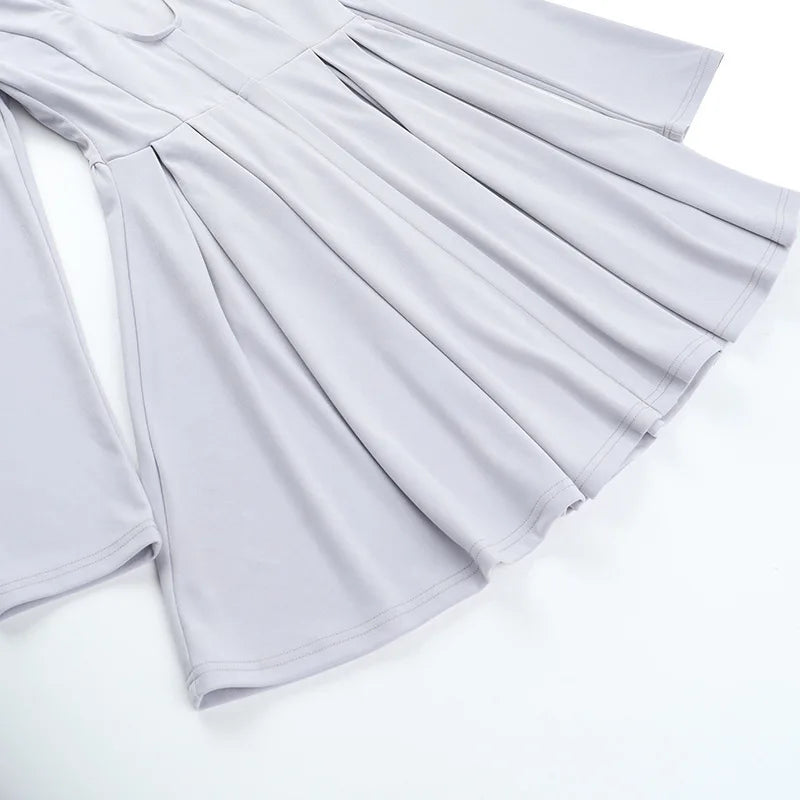 שמלת מיני מחויטת בגזרת A בעיצוב מחשוף - נעמי