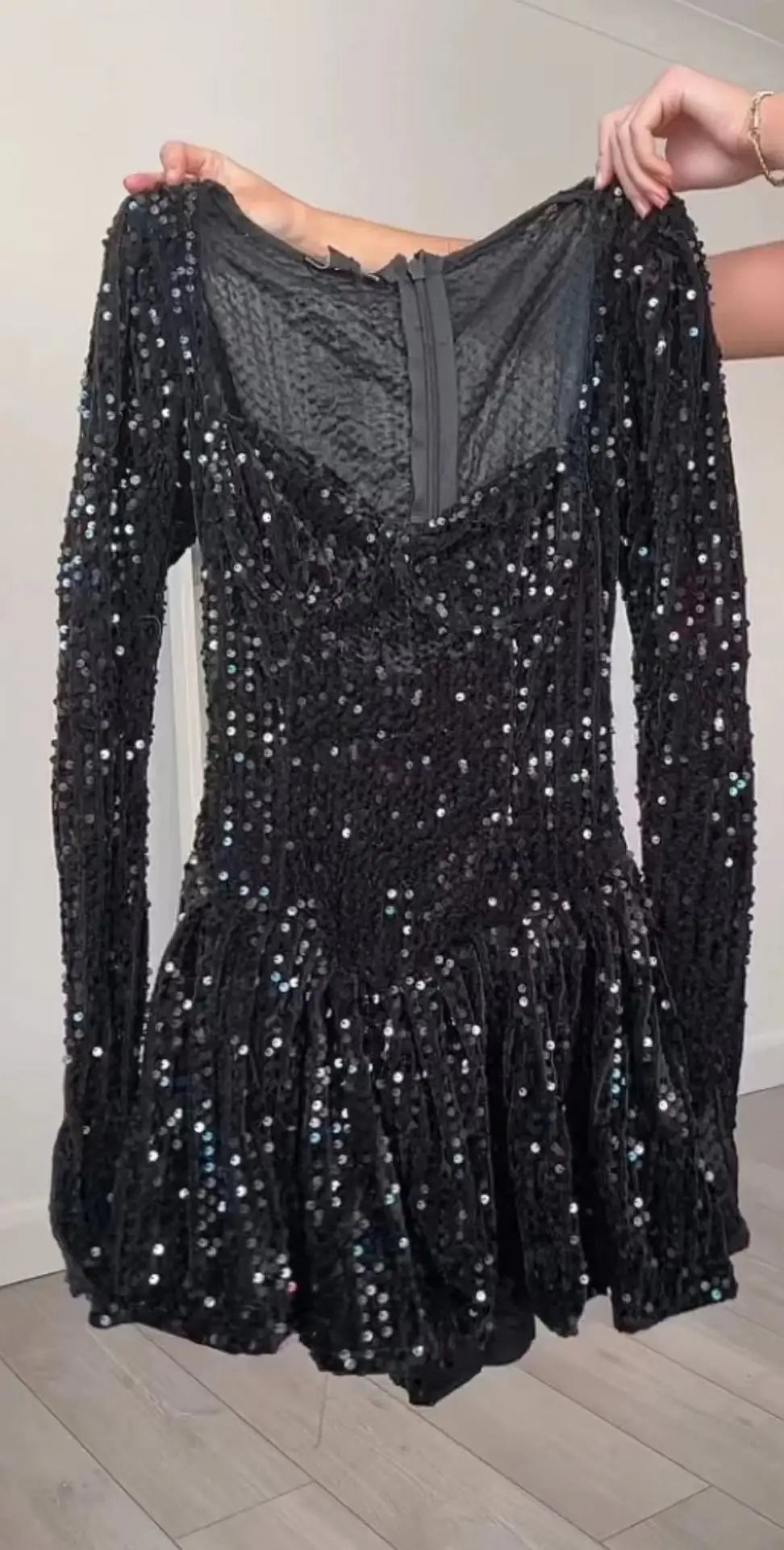 שמלת מיני פייטים מנצנצת - אורסולה