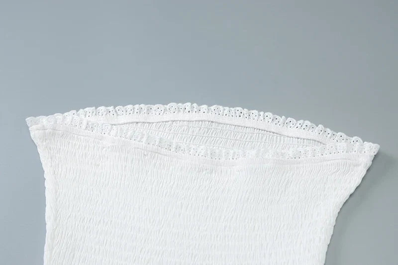 שמלת מיני סטרפלס בגזרת A בעיצוב כיווצים בעיטור תחרה - לאבין