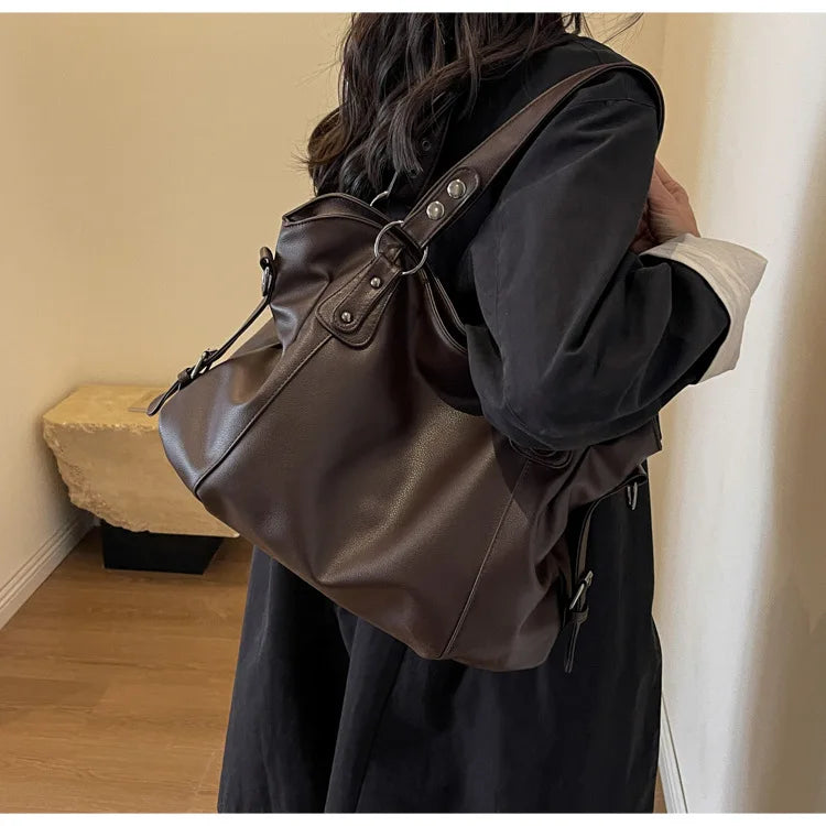 Retro design faux leather bag