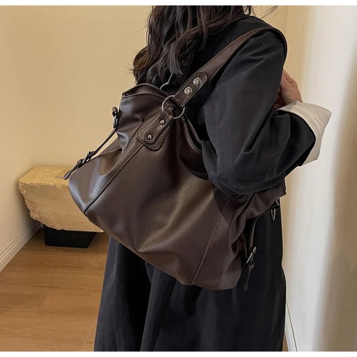 Retro design faux leather bag
