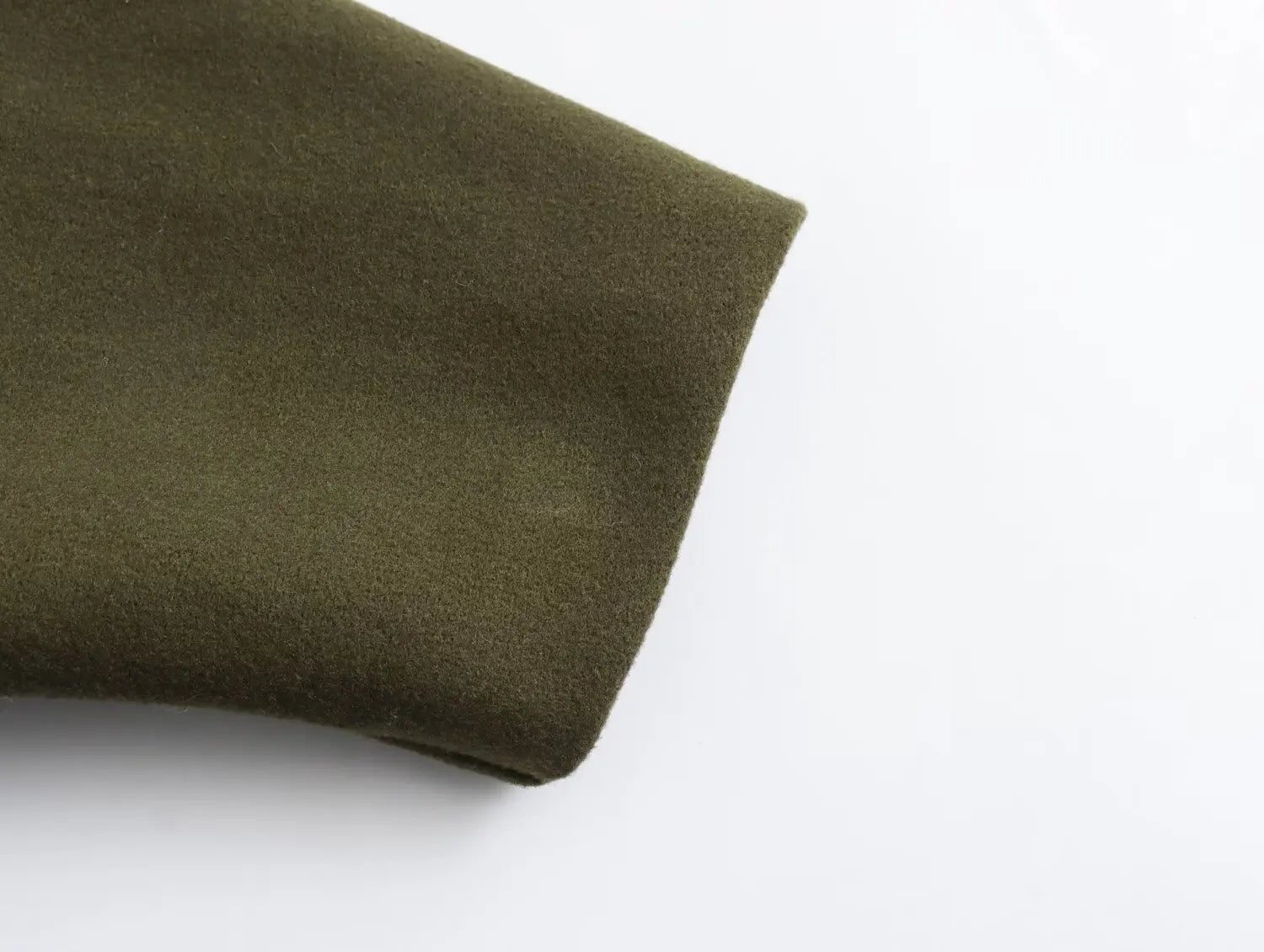 מעיל צמר אוברסייז בעיצוב סגירת כפתורים אסימטרית צווארון פולו - הולנדיה