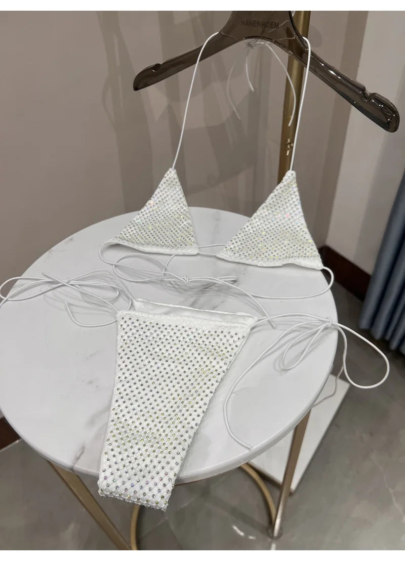 ביקיני קשירה משולשים בעיצוב רשת יהלומים - דיימונד