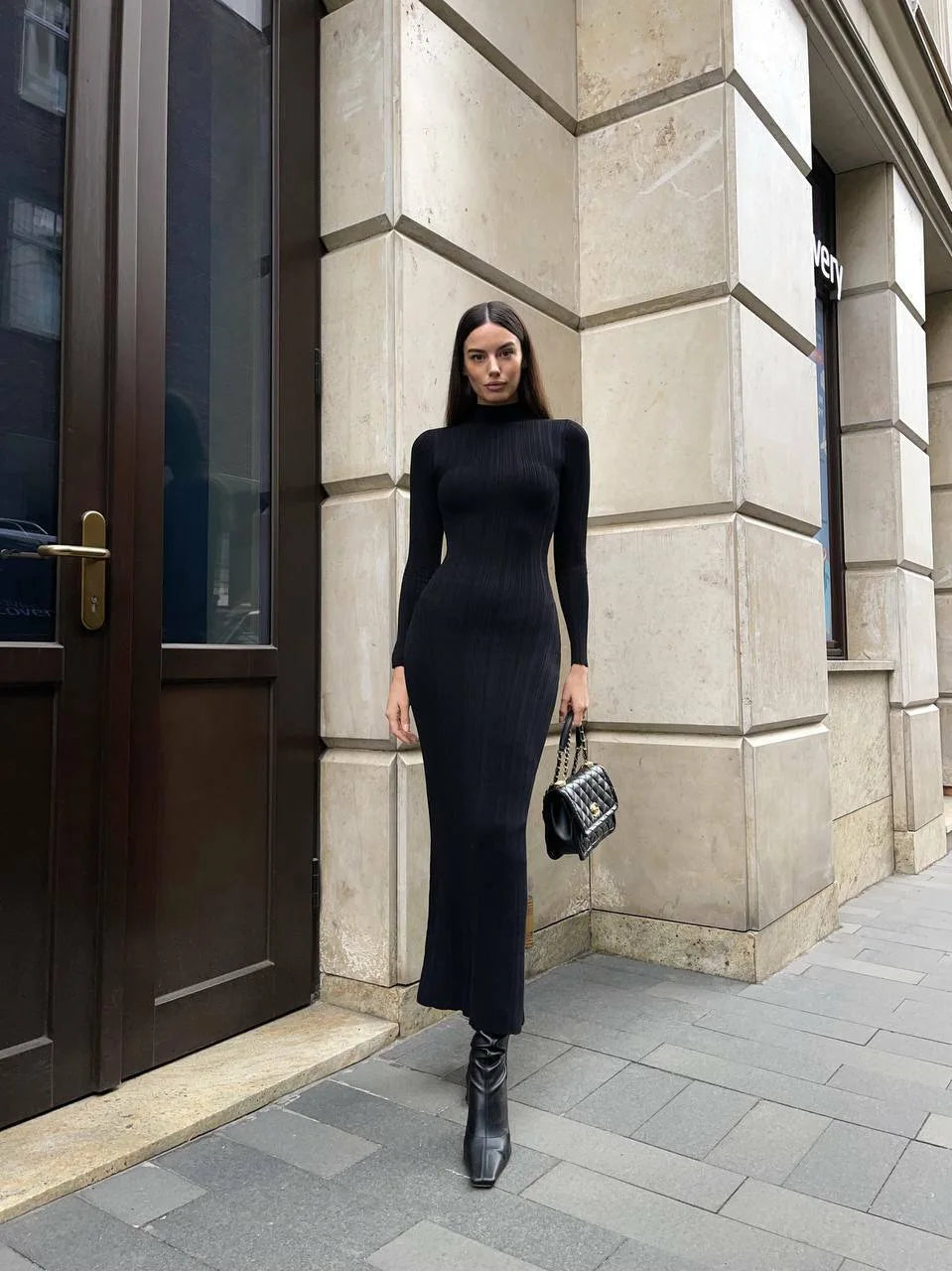 שמלת מקסי סרוגה צמודה צווארון חצי גולף - אנסטסיה