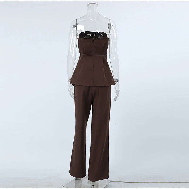 חליפת שני חלקים מחויטת טופ סטרפלס ומכנסיים ארוכים - מונה