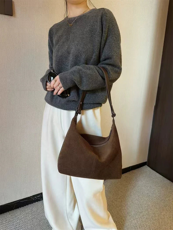 Suede bag with classic design