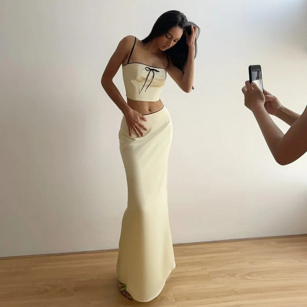 סט סאטן אלגנטי חצאית מקסי וטופ בעיטור פפיון ותחרה - ביאנקה