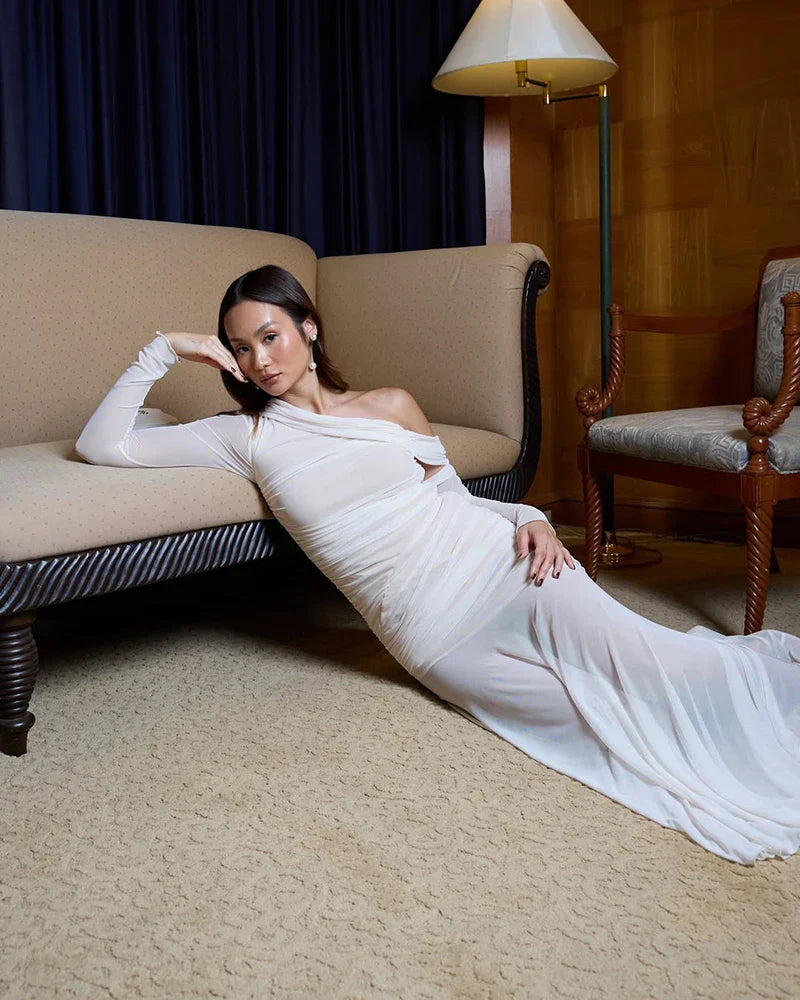 שמלת מקסי כיווצים בעיצוב שיפון כתף חשופה - Claire