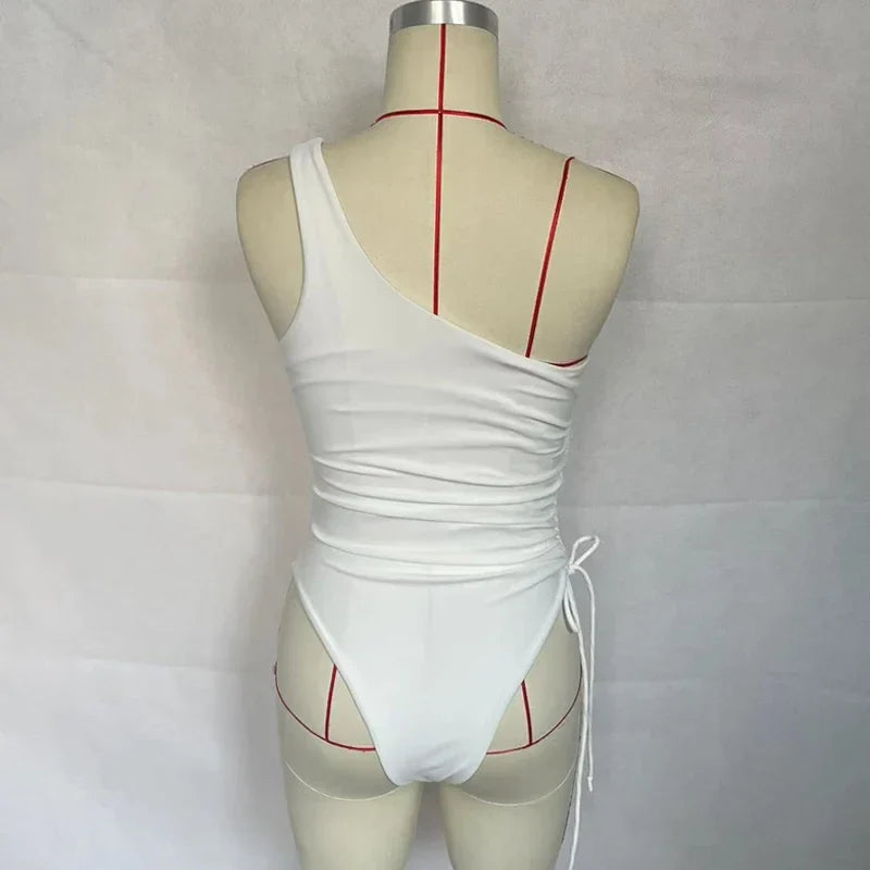 בגד ים שלם כתפייה אחת חוטים לכיווץ - רוזליה