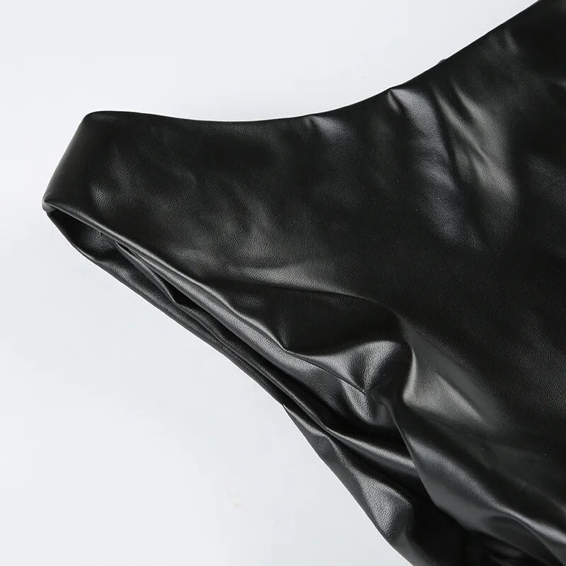 טופ דמוי עור בעיצוב אסימטרי - קמי