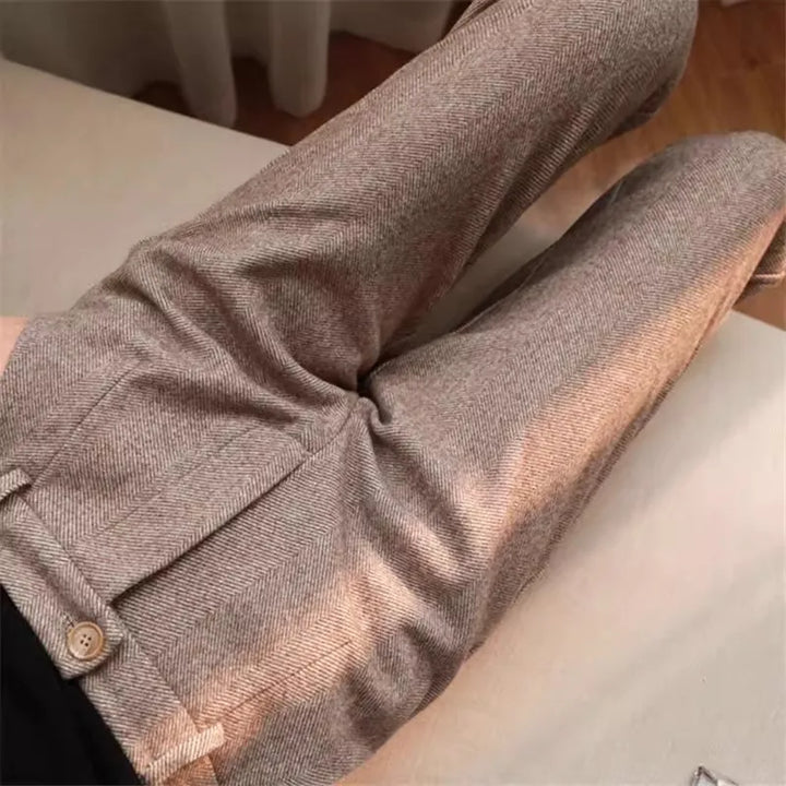 Pencil-cut wool pants