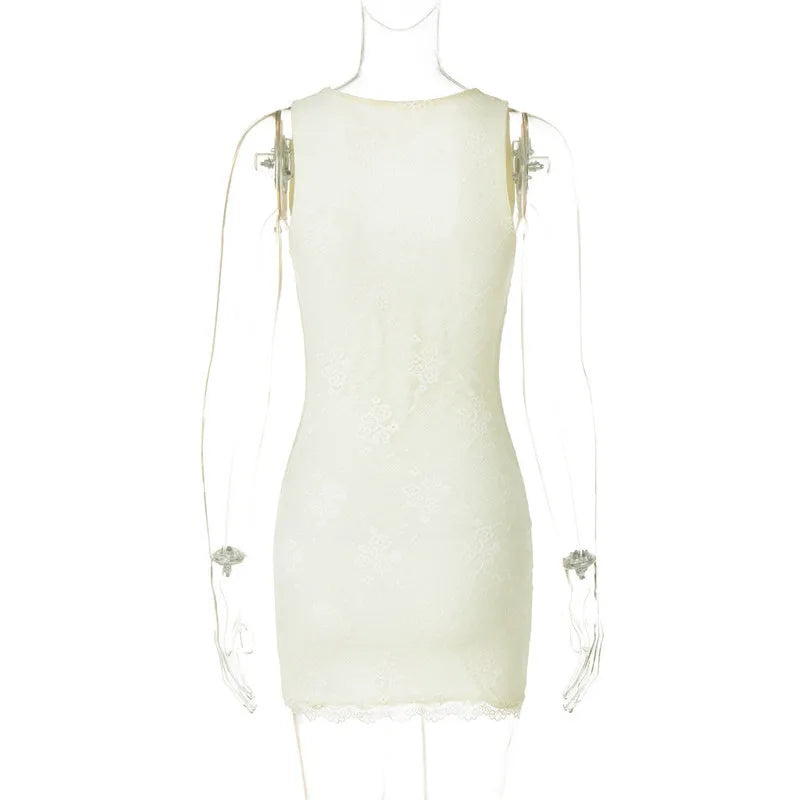 שמלת מיני צמודה בעיטור תחרה איורי רקמת פרחים ושסע קטן - ניל