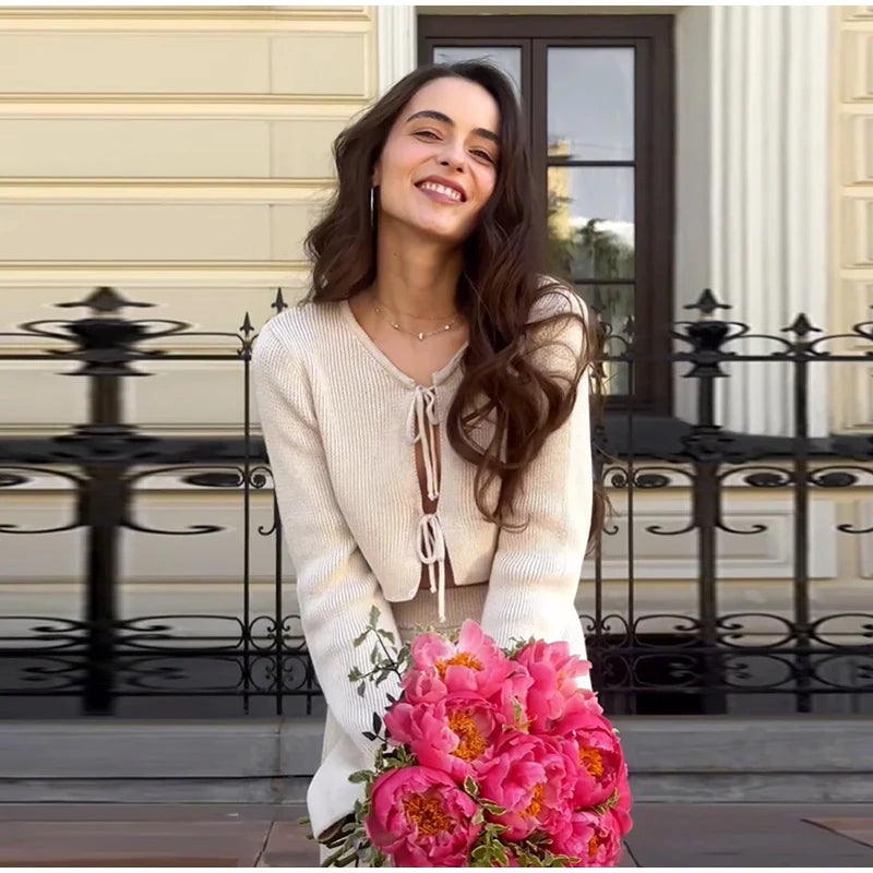 סט שני חלקים סרוג חצאית מקסי וחולצת קשירות - ימית