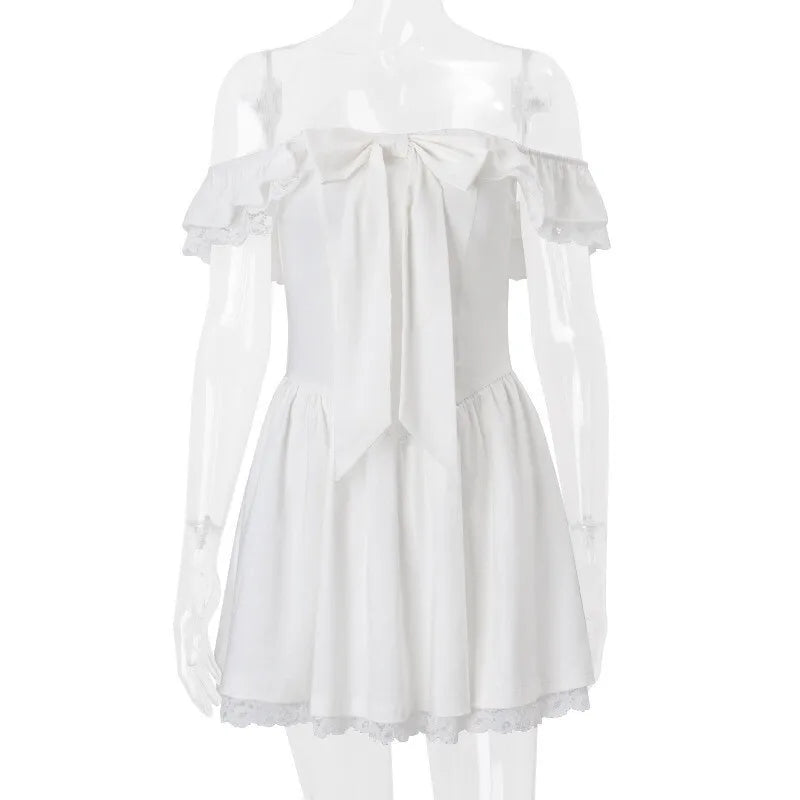 שמלת מיני בעיצוב כפרי כתפיים חשופות בעיטור תחרה - לאלי