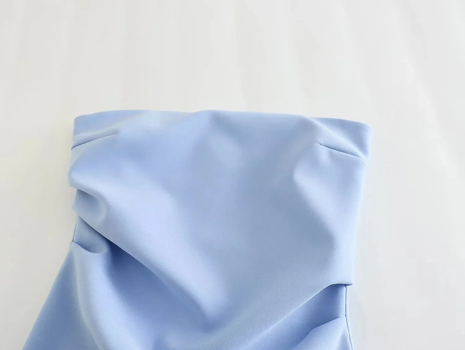 שמלת מיני סטרפלס בעיצוב כיווצים - Bonnie