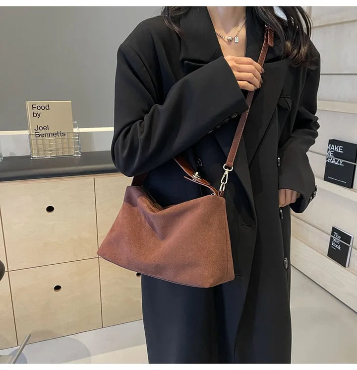 Suede bag with classic design