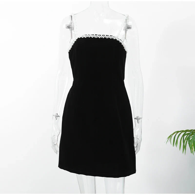 שמלת מיני קטיפה בעיטור פנינים - Vera