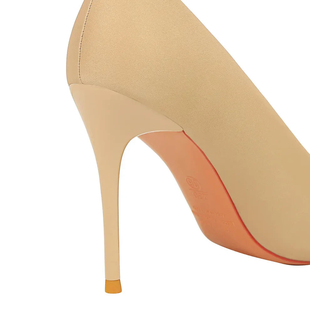 נעלי עקב שפיץ סאטן - מריסה