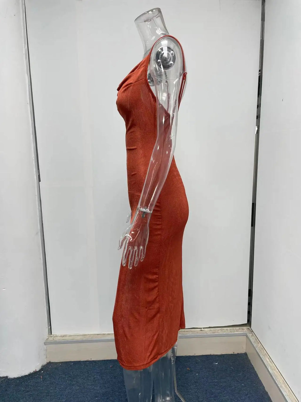 שמלת מידי קיצית סרוגה בעיטור שסע - סמייל