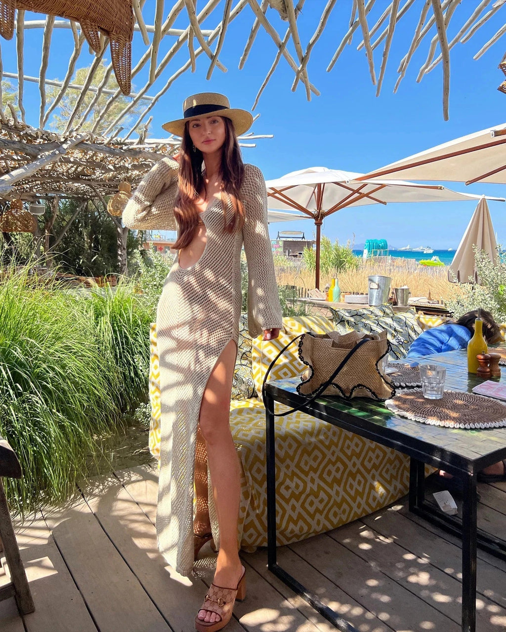 שמלת חוף מקסי רשת בעיצוב פתח ושסע - לי ים