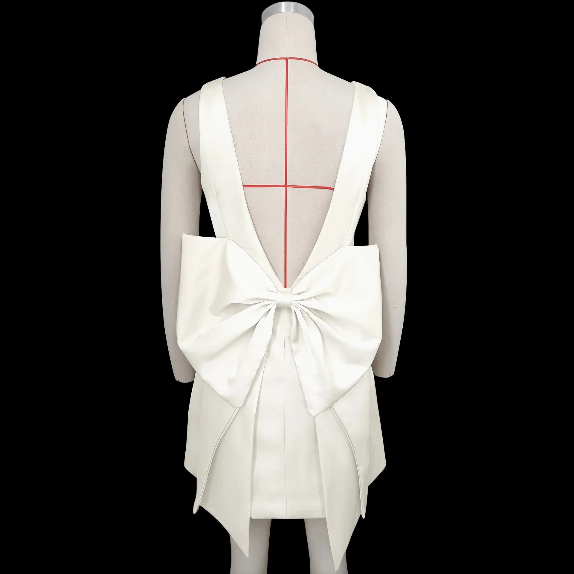 שמלת מיני סאטן בגזרת A בעיטור פפיון בגב - Faye