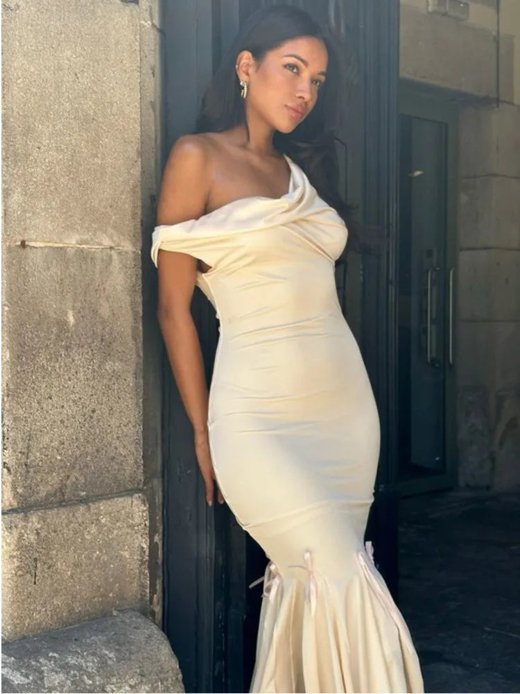 שמלת מידי בגזרת בת ים בעיטור פפיונים כתפיות נופלות - Maren