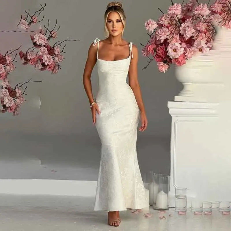 שמלת מקסי בעיצוב קשירה בכתפיות בעיטור רקמת איורי פרחים - לנואלה