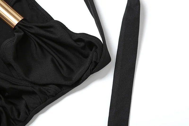 אוברול צמוד בד מחטב בעיצוב פתחים בעיטור אבזמים קשירה בצוואר - Sage