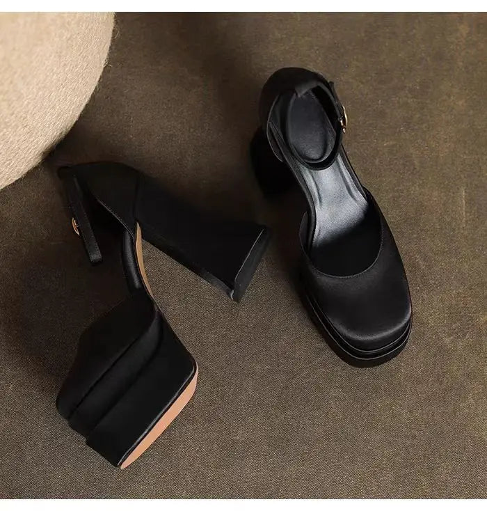 נעלי עקב סגורות בד משי - סאן