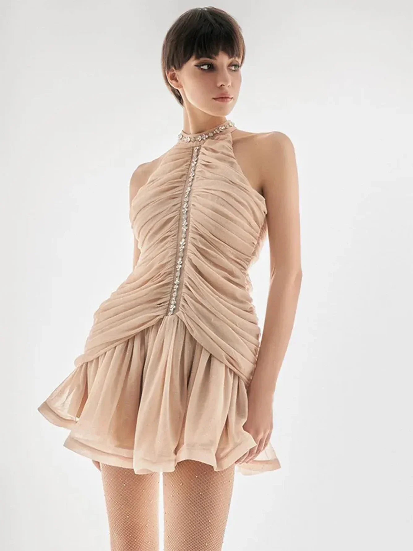 שמלת מיני שיפון קיפולים מלמלה בעיטור יהלומים ונצנצים - יאבה