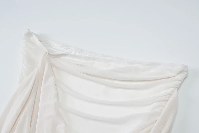 שמלת מיני בעיצוב קיפולים בעיטור צעיף - קאלה