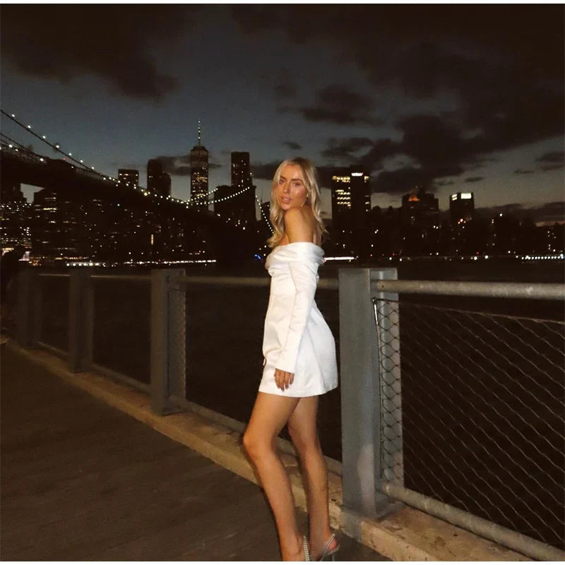 שמלת מיני בגזרת A כתפיים חשופות - מירנדה