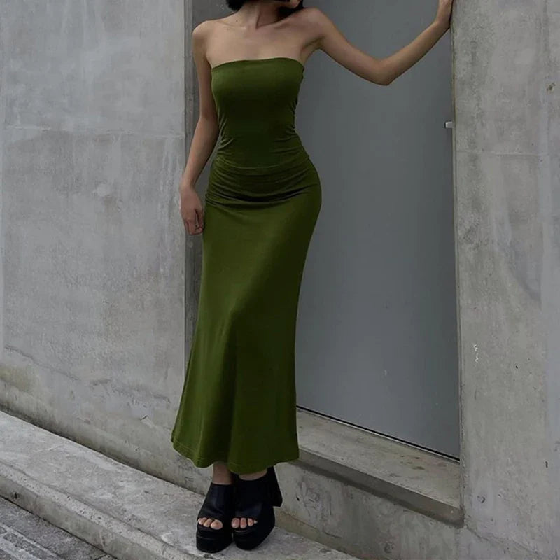 שמלת מקסי סטרפלס צמודה בגזרת בת ים - ילין