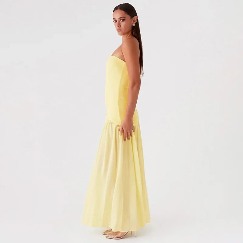 שמלת מקסי סטרפלס בעיצוב שיפון בעיטור שסע - פיה