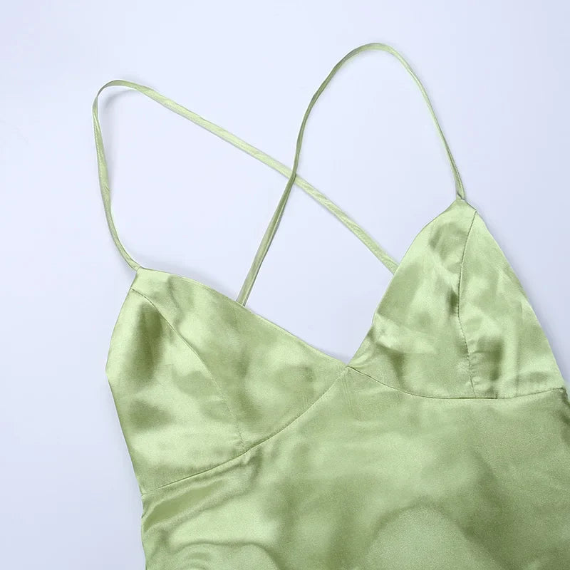 שמלת מקסי סאטן בעיצוב שסע וקשירות בגב - לואן