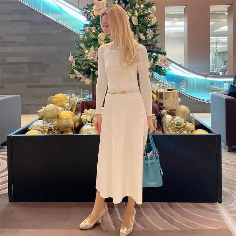 שמלת מידי סרוגה בגזרת A כתפיים חשופות - MILIAN