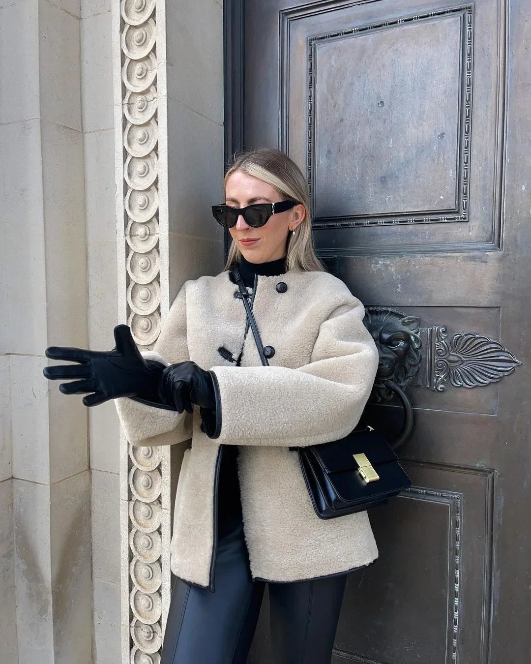 מעיל צמר פרווה סגירת כפתורים בעיצוב וינטג' - יאן