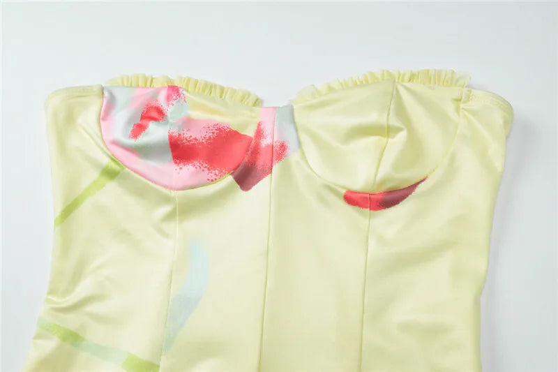 שמלת מיני סטרפלס פרחונית בעיטור מלמלה - Alexa