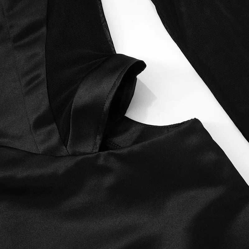 שמלת מיני סאטן צווארון גולף בעיצוב רשת מחוך ופתחים -  DIANA