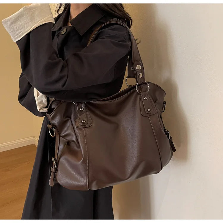 Retro design faux leather bag