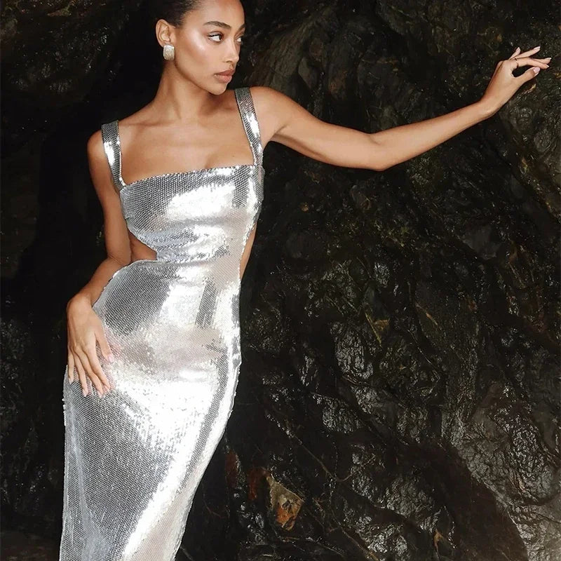 שמלת מקסי פייטים בעיצוב גב ומותן פתוח - Catalina