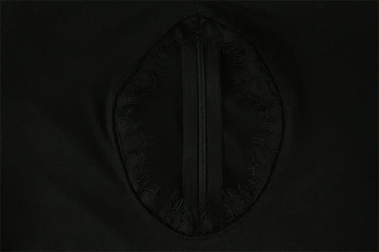 שמלת מיני בד מחטב גולף בעיטור תחרה - Mary