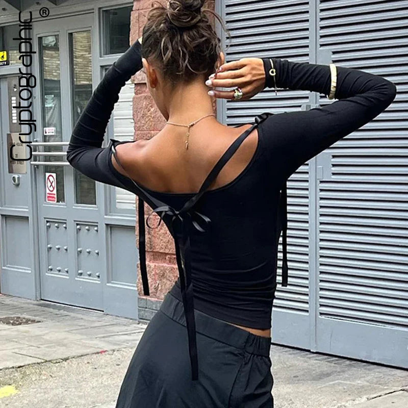 חולצה צמודה כתפיים חשופות - אוליב